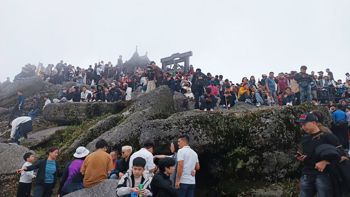 Theo Sở Văn hóa, Thể thao và Du lịch Quảng Ninh, lượng khách tham quan Yên Tử trong ngày mùng 3 Tết ước đạt 20.000 lượt. Một số địa danh khác như: chùa Ba Vàng, chùa Cái Bầu, khu di tích lịch sử quốc gia đặc biệt Bạch Đằng cũng thu hút trên 20.000 lượt khách tại mỗi điểm.