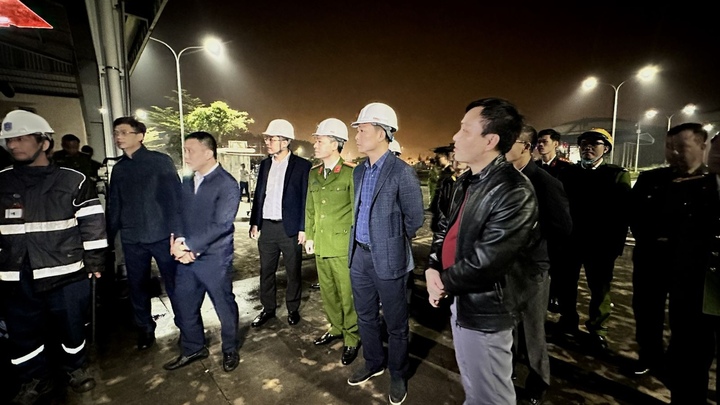 Thiếu tướng Tô Anh Dũng, Giám đốc Công an tỉnh Thanh Hoá trực tiếp chỉ đạo tại hiện trường. (Ảnh: Công an Thanh Hoá)