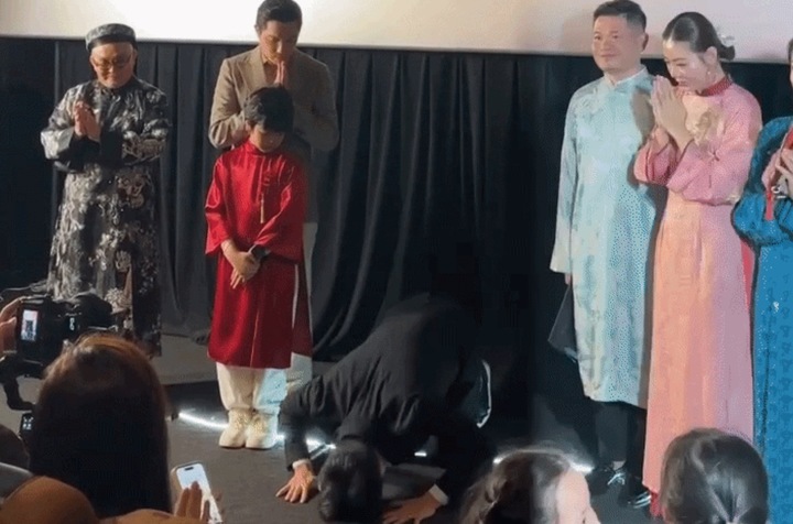 Đạo diễn Minh Beta ''lặng người'' trước hành động quỳ lạy của Tổng giám đốc người Hàn.