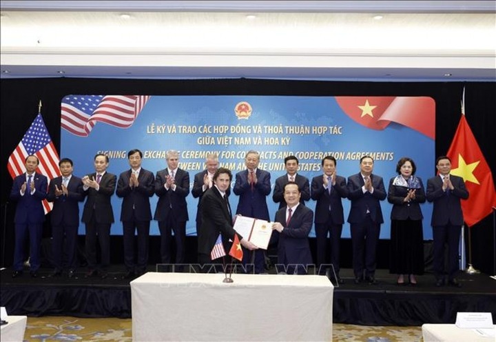 Tổng Bí thư Tô Lâm chứng kiến lễ ký và trao các hợp đồng, thỏa thuận hợp tác của Việt Nam và Mỹ - 1