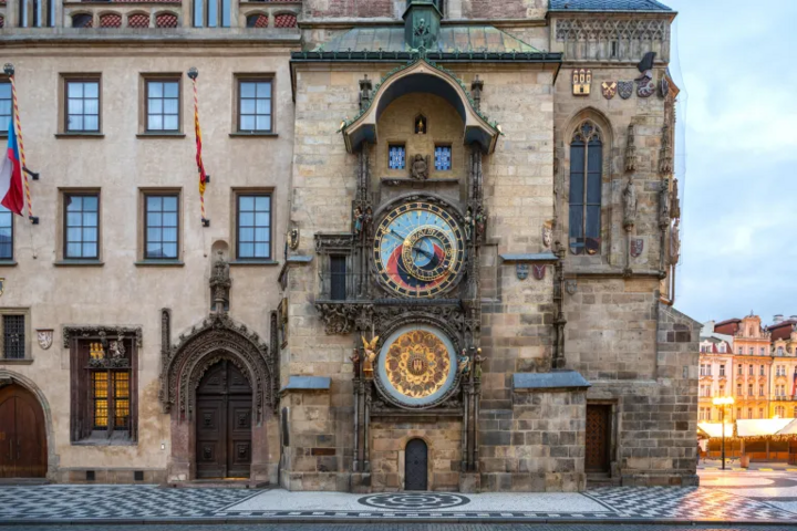 Đồng hồ thiên văn lâu đời nhất thế giới, vẫn hoạt động từ năm 1410, được lắp đặt tại Tòa thị chính cổ ở Quảng trường Old Town, Prague, CH Séc. (Nguồn: Getty Images)