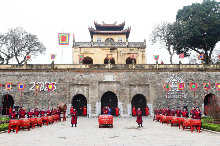 Hà Nội miễn phí tham quan 17 di tích, danh thắng từ mùng 4 đến mùng 6 Tết Bính Ngọ.