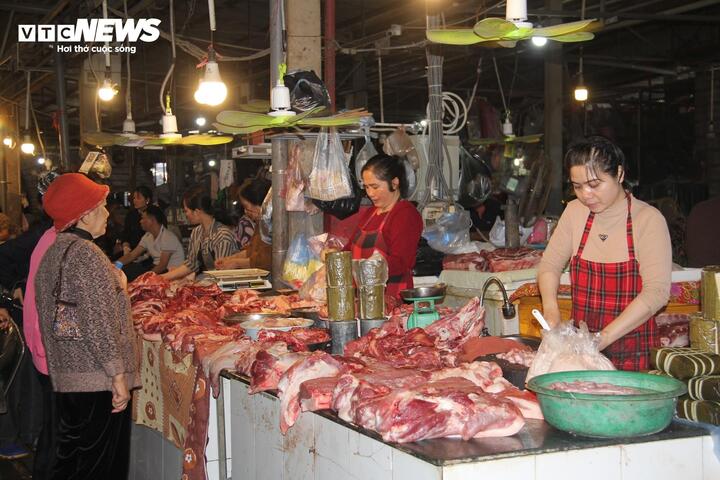 Hàng hóa, thực phẩm sau Tết sôi động trở lại, giá ổn định- Ảnh 1.