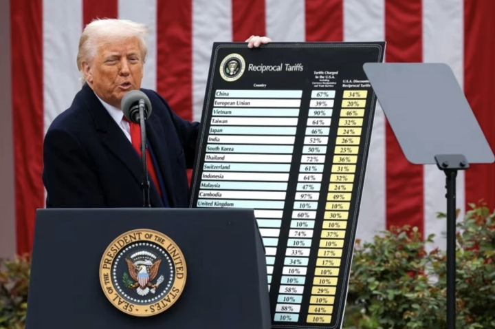 Số tiền thuế thu sai quy định vẫn chưa được định đoạt "số phận". (Ảnh: Reuters)