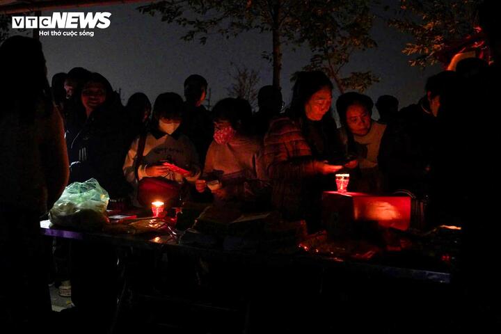 Khám phá chợ âm dương độc đáo, họp duy nhất mỗi năm 1 lần lúc nửa đêm - 7