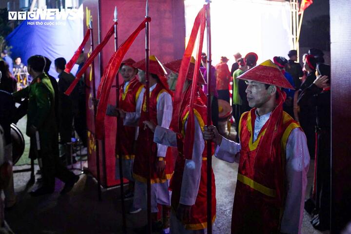 Khám phá chợ âm dương độc đáo, họp duy nhất mỗi năm 1 lần lúc nửa đêm - 2