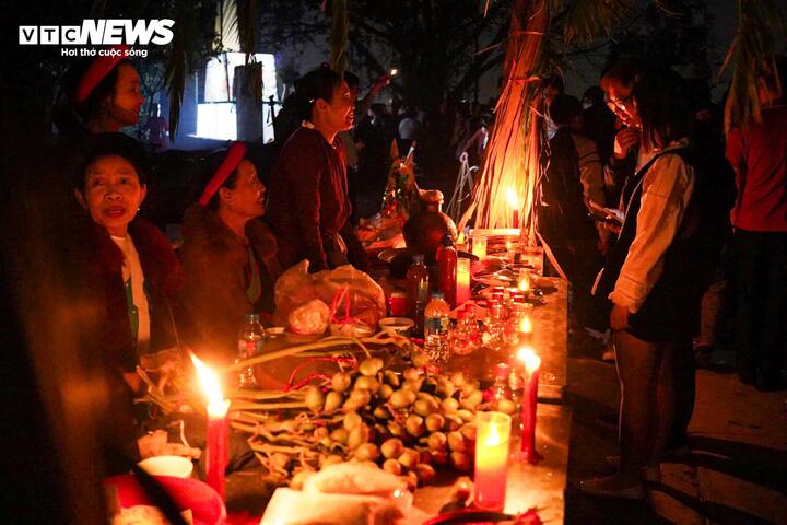 Khám phá chợ âm dương độc đáo, họp duy nhất mỗi năm 1 lần lúc nửa đêm - 6