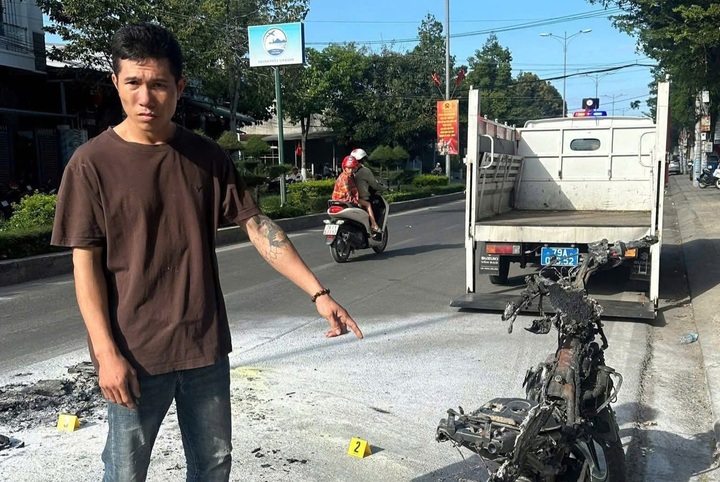 Khám nghiệm hiện trường vụ việc.