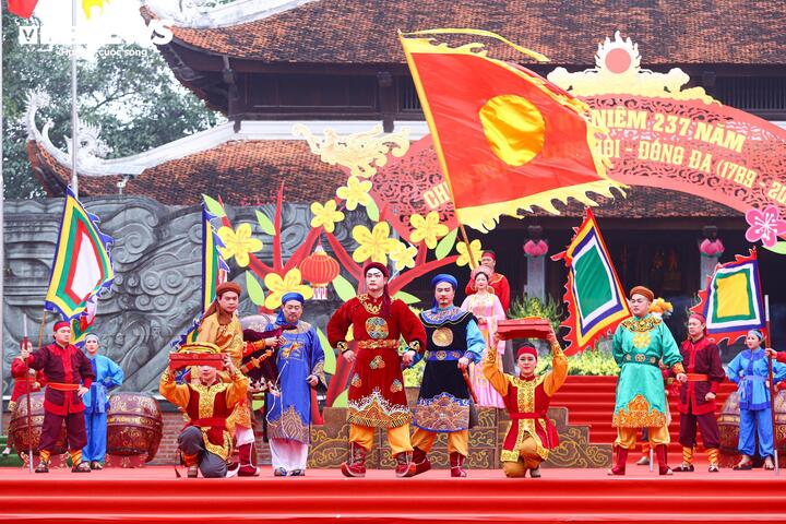 Chương trình nghệ thuật sử thi “Chiến thắng Ngọc Hồi - Đống Đa 1789” do Nhà hát Sân khấu truyền thống Quốc gia Việt Nam dàn dựng và biểu diễn.