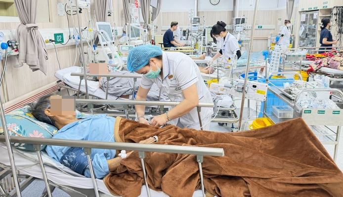 Trung tâm cấp cứu A9 tiếp nhận số bệnh nhân tăng vọt so với ngày thường (Ảnh: Nld).