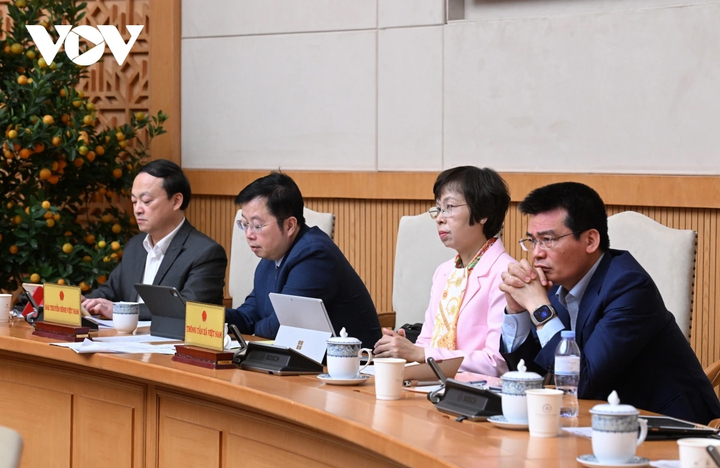 Các đại biểu tại cuộc họp.