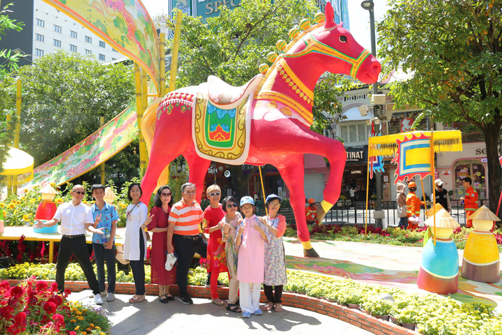 Đây là địa chỉ thu hút rất đông du khách và người dân TP.HCM vui chơi, tham quan.