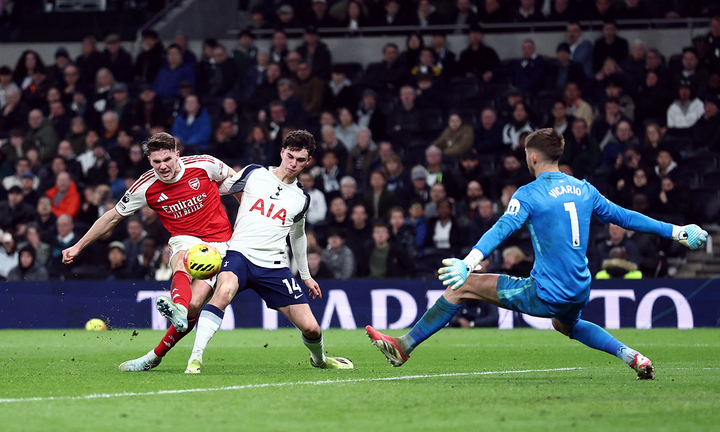 Gyokeres ghi cú đúp bàn thắng. (Ảnh: Reuters)