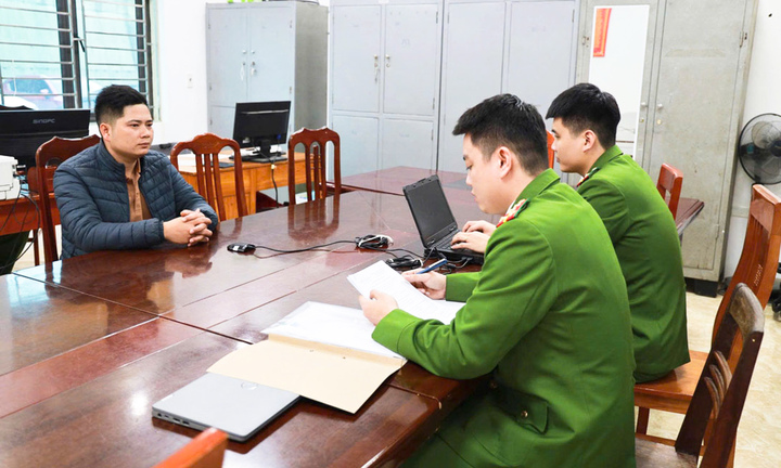 Triệu Văn Nội tại cơ quan công an. (Ảnh: CACC)