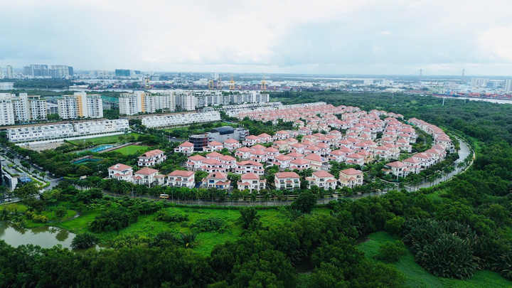 Metro Bến Thành - Thủ Thiêm chỉ dài hơn 6 km nhưng được đánh giá là dự án đắt giá kết nối khu vực có mật độ hoạt động tài chính - thương mại cao bậc nhất cả nước.
