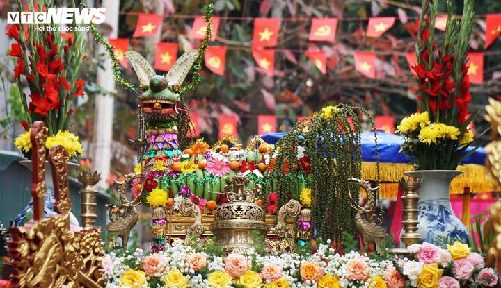 Với người dân ở vùng đảo Hà Nam, long mã là lễ vật không thể thiếu trên các hương án rước trong lễ hội Tiên Công.