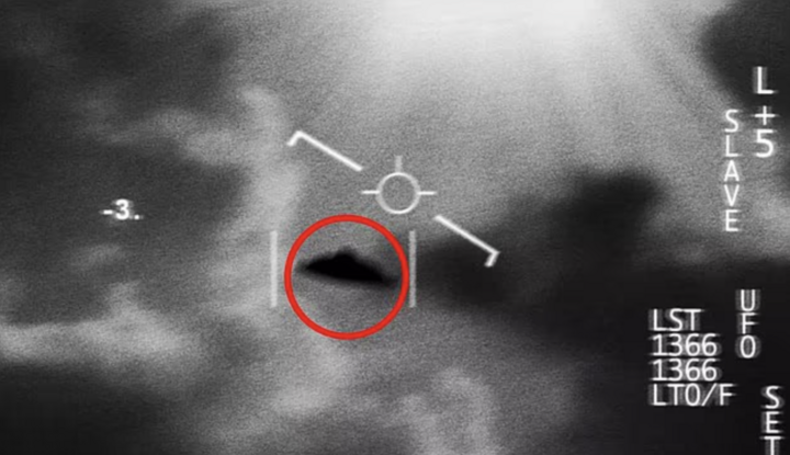 Bà Vanga dự đoán một “tàu vũ trụ khổng lồ” sẽ tiến vào Trái đất tháng 11/2026. (Nguồn: Daily Mail)