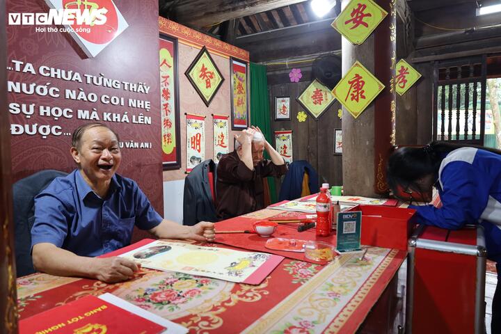 Về đền thờ thầy giáo Chu Văn An - 'Vạn thế sư biểu' ở Hải Phòng xin chữ đầu năm - 18