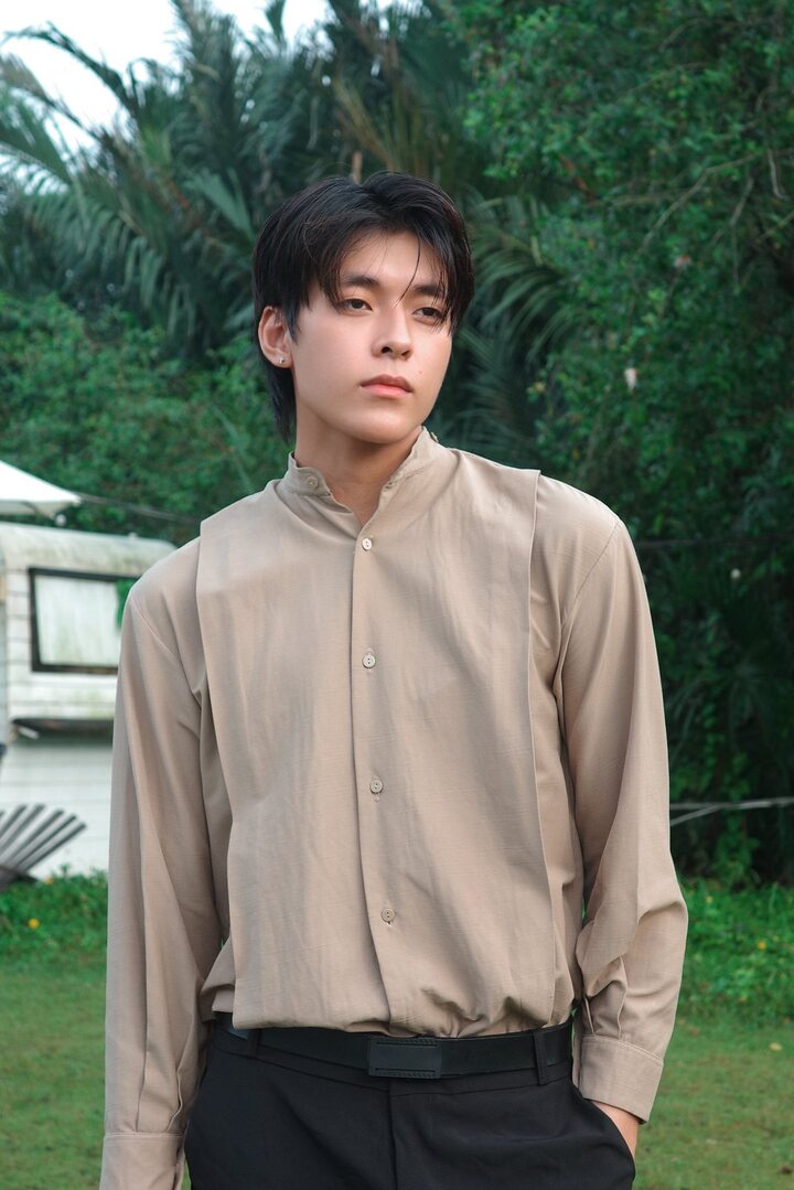 Nhờ chiều cao cùng ngoại hình sáng, Vĩnh Đam nhanh chóng nổi tiếng lên trên mạng xã hội. Tuy nhiên khoảng cuối năm 2023, Vĩnh Đam vướng tranh cãi liên quan đến phát ngôn bị cho là thiếu nhạy cảm với cộng đồng LGBTQ+.