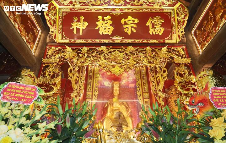 Về đền thờ thầy giáo Chu Văn An - 'Vạn thế sư biểu' ở Hải Phòng xin chữ đầu năm - 7