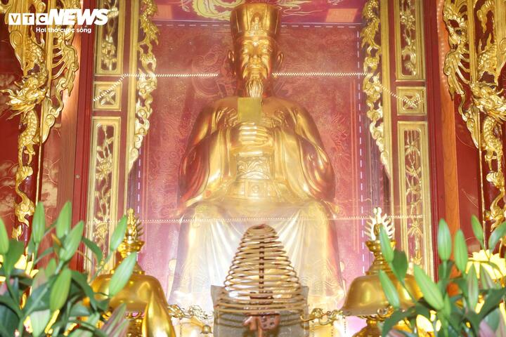 Về đền thờ thầy giáo Chu Văn An - 'Vạn thế sư biểu' ở Hải Phòng xin chữ đầu năm - 8