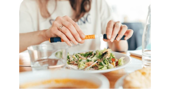 Người tiểu đường type 2 cần theo dõi đường máu (Ảnh: Shutterstock)