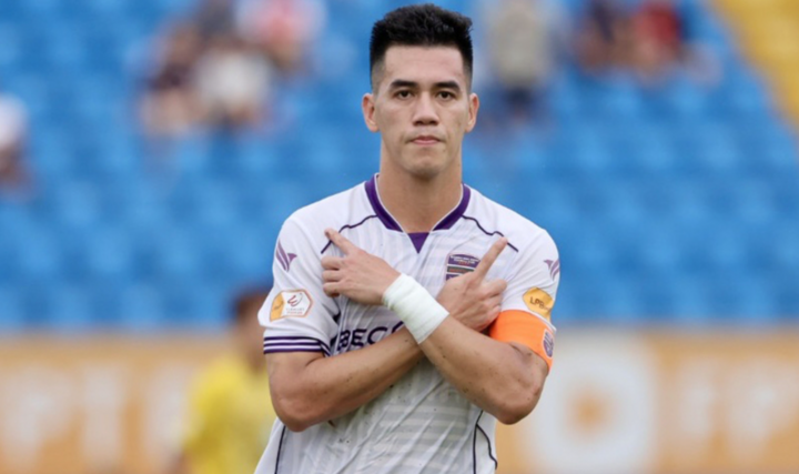 Tiến Linh thẳng thắn nhìn lại giai đoạn khó khăn, cho rằng áp lực là yếu tố giúp anh trưởng thành.