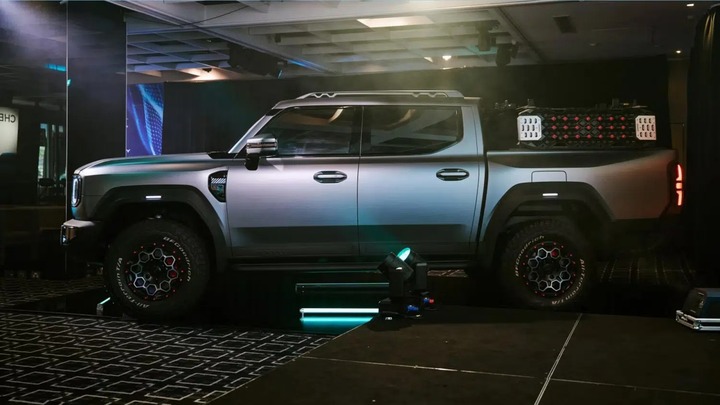 Hé lộ mẫu bán tải động cơ dầu lai điện đầu tiên trên thế giới - 4