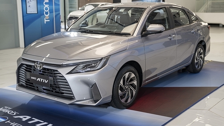 Phiên bản xăng lai điện (hybrid) hứa hẹn mang đến khả năng tiết kiệm nhiên liệu vượt trội.