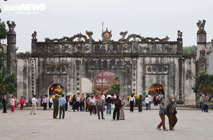 Một trong những điểm mới đáng chú ý là việc mở rộng không gian tổ chức lễ hội trên toàn khu di sản, trong đó Tuần Văn hóa, Du lịch và Xúc tiến Thương mại kéo dài 12 ngày.