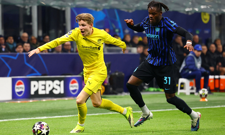 Bodo Glimt (áo vàng) tiếp tục tạo ra cú sốc ở Champions League. (Ảnh: Reuters)