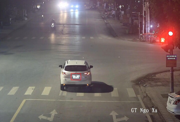Xe ô tô vượt đèn đỏ. (Ảnh: Công an Bắc Ninh)
