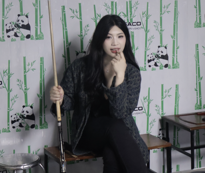 Theo cô gái sinh năm 2002, số tiền kiếm được từ mùa hội đôi khi còn cao hơn cả thu nhập khi tập luyện thi đấu trước đây. Tuy nhiên, điều khiến cô gắn bó với sới vật không chỉ là tiền thưởng mà còn là niềm vui tinh thần.