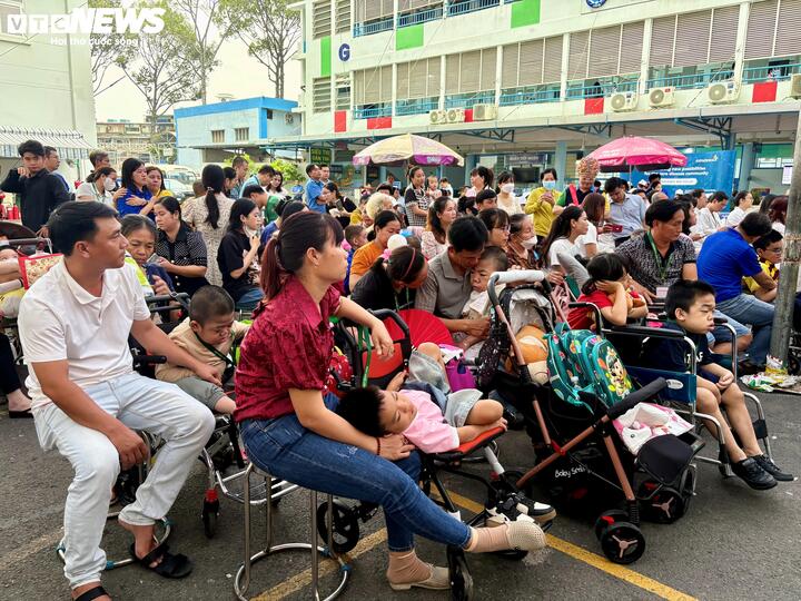 Chương trình bao gồm các hoạt động giao lưu, kết nối giữa các gia đình, những khoảnh khắc tri ân dành cho cha mẹ và người chăm sóc, cùng các hoạt động vui chơi dành cho các bé.