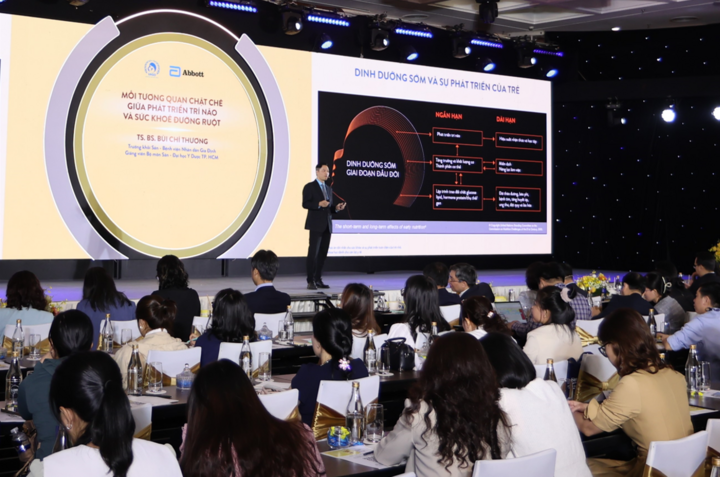 Dinh dưỡng phù hợp giúp hỗ trợ tiêu hóa – miễn dịch, tạo nền cho trí não phát triển.