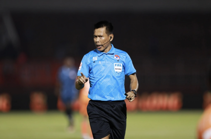 Trọng tài Mongkolchai Pechsri (Ảnh: VPF)
