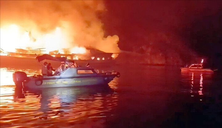 May mắn toàn bộ hành khách và thuyền viên được đưa đến nơi an toàn trước khi lửa bùng phát dữ dội.