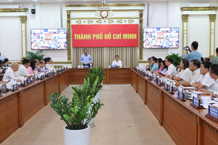 Theo Chủ tịch UBND TP.HCM, lần đầu tiên, nhiều chỉ số của TP.HCM tăng trưởng mạnh ngay trong tháng cao điểm Tết Nguyên đán.