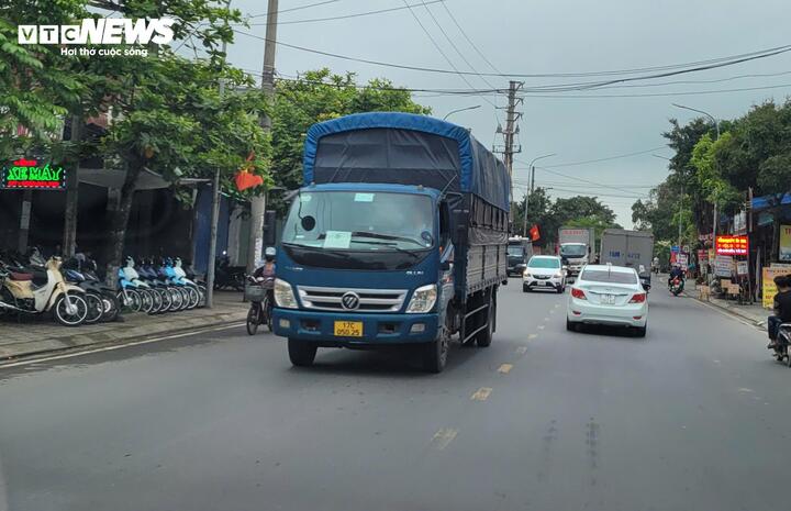 Chuyên gia giao thông Nguyễn Xuân Thủy khuyến cáo vận tải đường bộ chỉ nên trong phạm vi 200-300 km đổ lại.