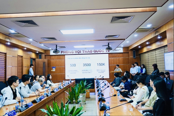 Toàn cảnh chương trình.