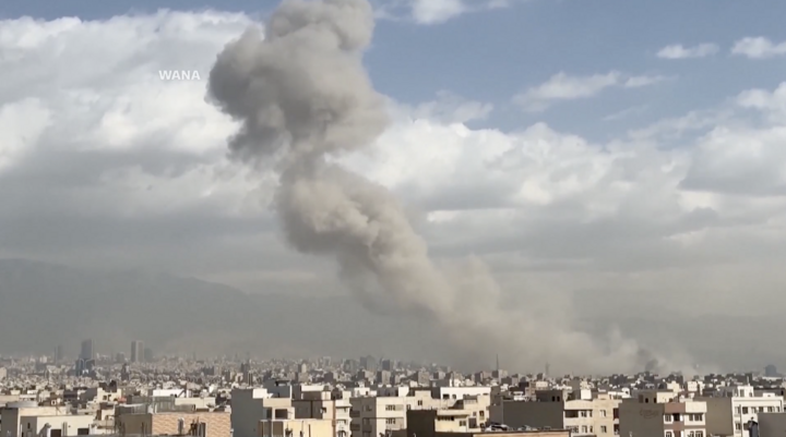 Nguồn thạo tin cũng cho biết cuộc tấn công được Mỹ và Israel "lên kế hoạch chung trong nhiều tháng". Israel được cho là đang "dốc toàn lực" vào chiến dịch và Mỹ "cũng có chung quan điểm". (Ảnh: WANA)