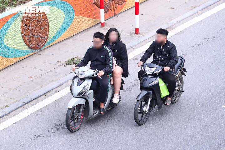 Phớt lờ nguy hiểm, nhiều người vẫn mải mê gọi điện, nghe nhạc khi lái xe - 6