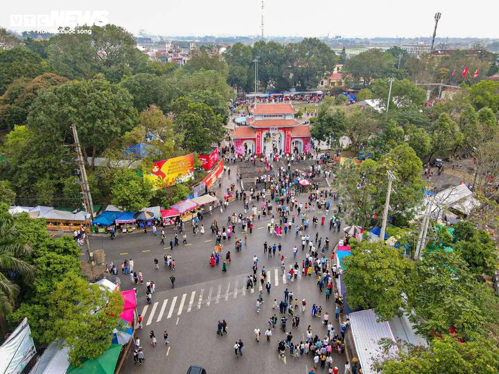 Đồi Lim - Trung tâm lễ hội.