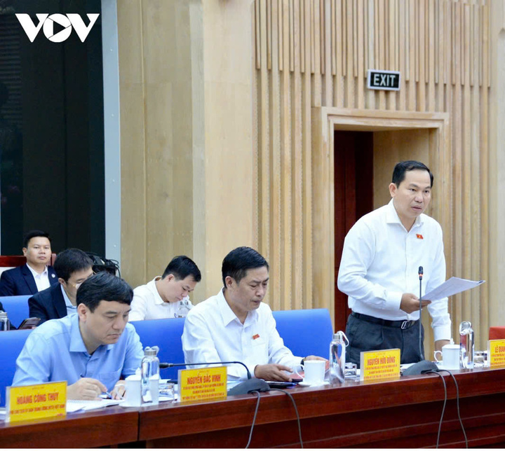 Ủy ban Bầu cử tỉnh Nghệ An báo cáo tình hình công tác chuẩn bị bầu cử với Chủ tịch Quốc Hội.