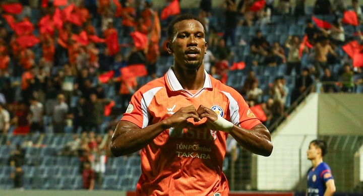 Lucas Ribamar ghi bàn thắng cho SHB.Đà Nẵng.