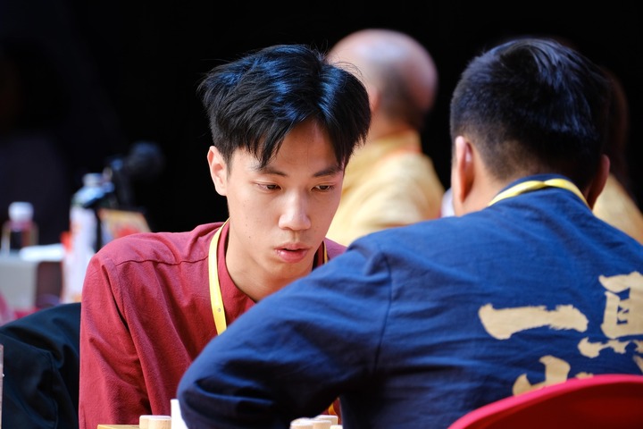 Trình Vũ Đông là ngôi sao đang lên của cờ tướng Trung Quốc