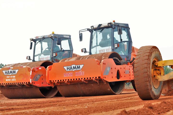 Dự án thành phần 2 đang được lập hồ sơ thiết kế kỹ thuật, sau đó sẽ thẩm định thiết kế, lựa chọn nhà thầu. UBND tỉnh Gia Lai yêu cầu các đơn vị liên quan khẩn trương để đảm bảo chốt mốc khởi công trong tháng 3/2026.