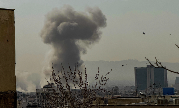 Quân đội Mỹ và Israel tập kích Iran ngày 28/2, nhắm vào các cơ sở quốc phòng và tình báo, cũng như hàng loạt quan chức cấp cao và tướng lĩnh.