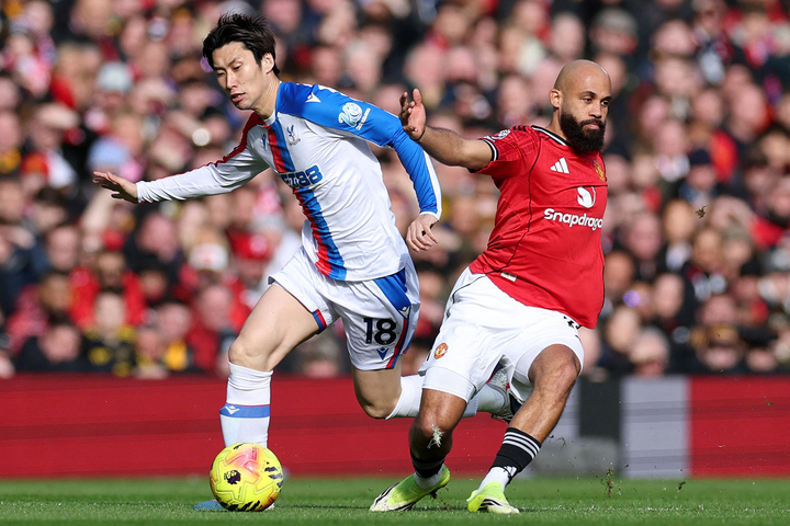 Crystal Palace phòng ngự chặt chẽ. (Ảnh:Reuters)