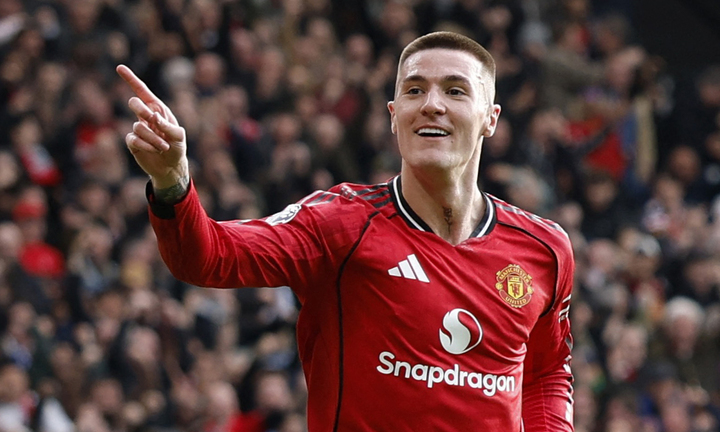 Man Utd cạnh tranh vị trí thứ ba với Aston Villa. (Ảnh: Reuters)